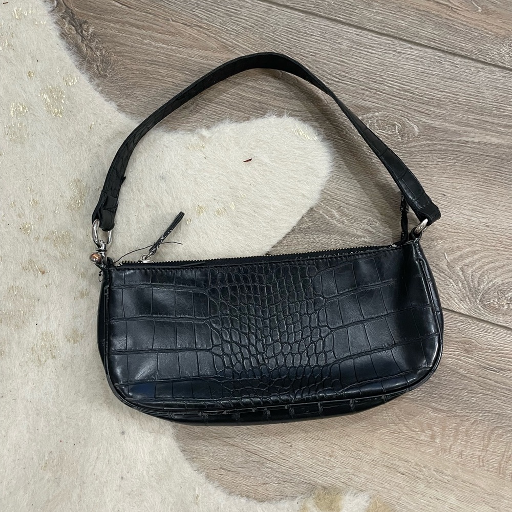 Urban outfitters black crocodile mini embossed shoulder bag - Picture 2 of 9